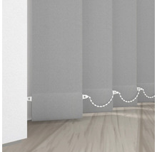 Šedé lamelové závěsy do oken