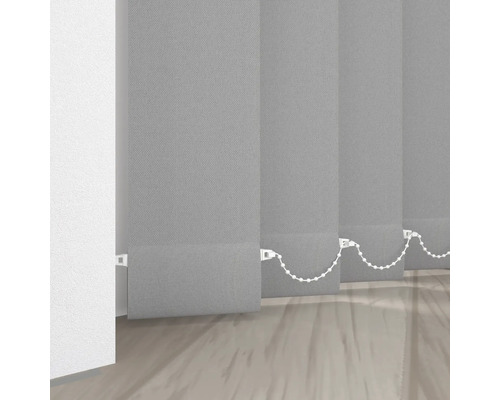 Šedé lamelové závěsy do oken