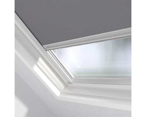 Střešní okno s roletou