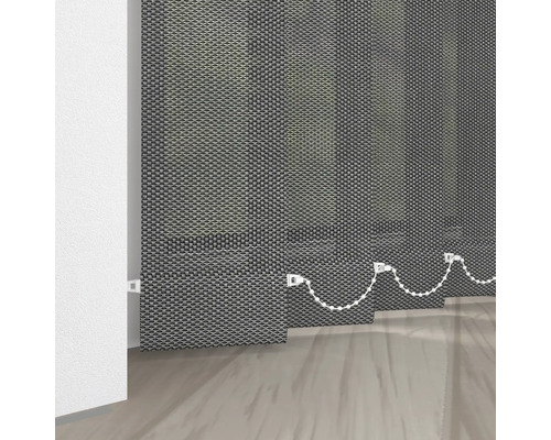 Látková vertikální žaluzie v pokoji