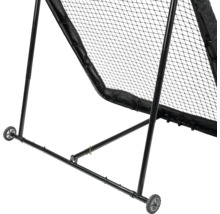 Detailní pohled na lapač míčů s kolečky