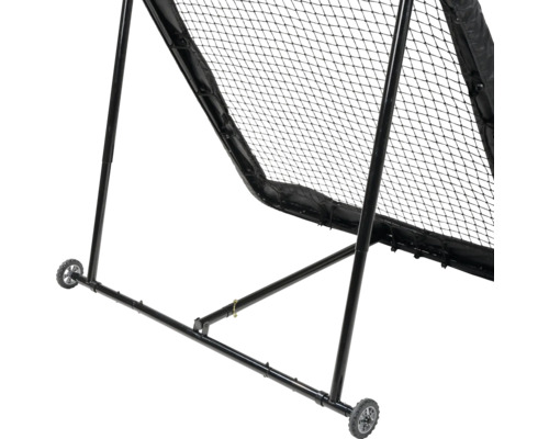 Detailní pohled na lapač míčů s kolečky