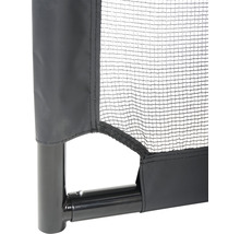 Detailní pohled na lapač míčů se sítí a rámem