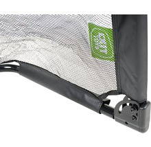 Detailní pohled na dětskou cestovní postýlku se sítí a logem EXIT