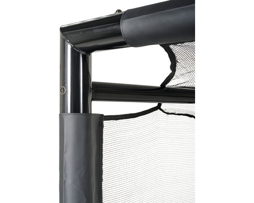 Detail fotbalové branky se sítí