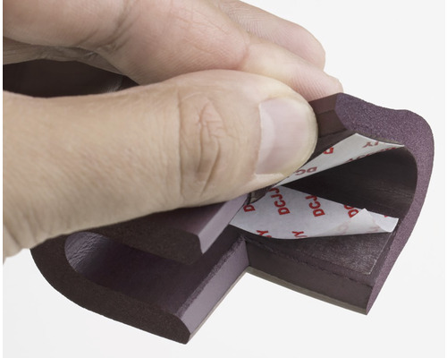 Rohový chránič s lepicími proužky pro montáž