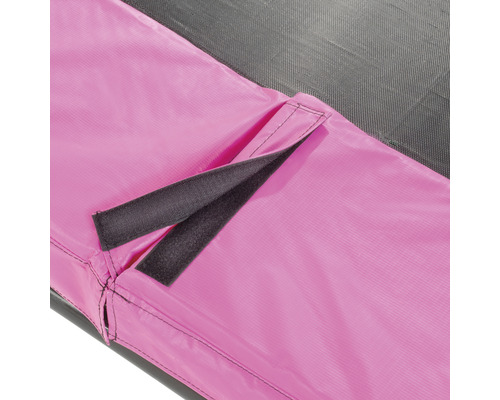 Detailní pohled na kryt trampolíny se suchým zipem