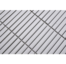 Detail mozaikových dlaždic ve tvaru tyčinek