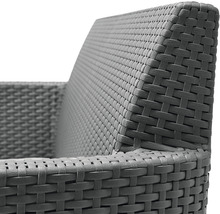 Detailní pohled na proutěné zahradní křeslo