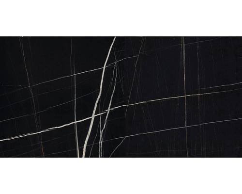 Tmavá keramická dlaždice s mramorovým vzhledem a lineárními vzory.