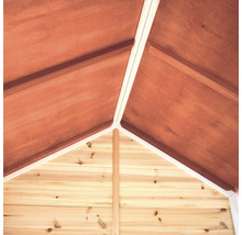 Vnitřní pohled na dřevěný dům se střechou a dřevěnou stěnou