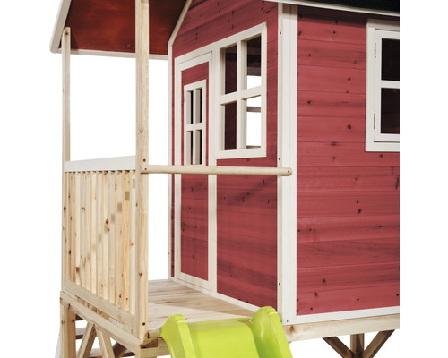 Dřevěný domeček na hraní se skluzavkou