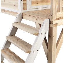 Detail schodiště dřevěného hracího domku