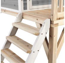 Dřevěné schody do herního domku