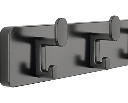 Nástěnný panel s několika háčky