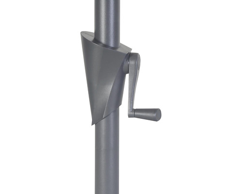 Detailní pohled na tyč slunečníku s klikovým mechanismem