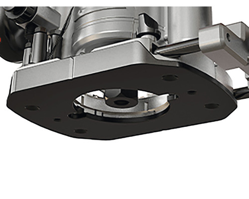 Detail horní frézky s černou základní deskou