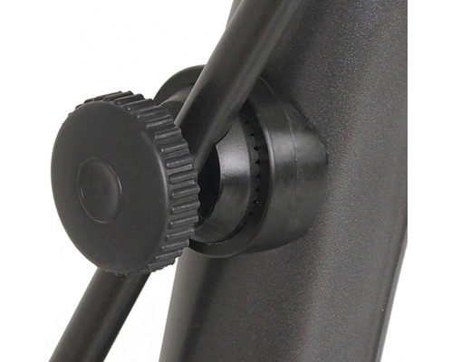 Detailní záběr aretačního šroubu pro upevnění stativu