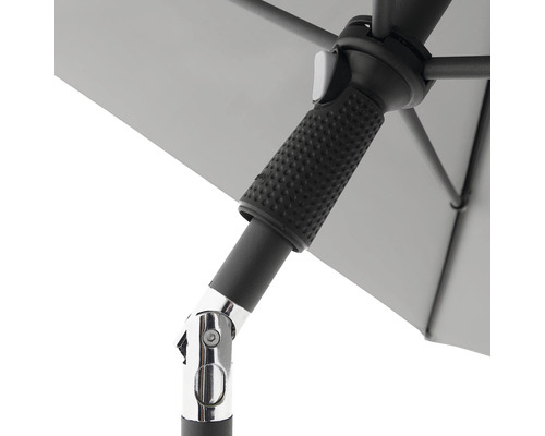 Detail slunečníku s mechanismem naklápění