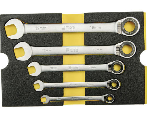 Sada očkových klíčů různých velikostí v úložném boxu