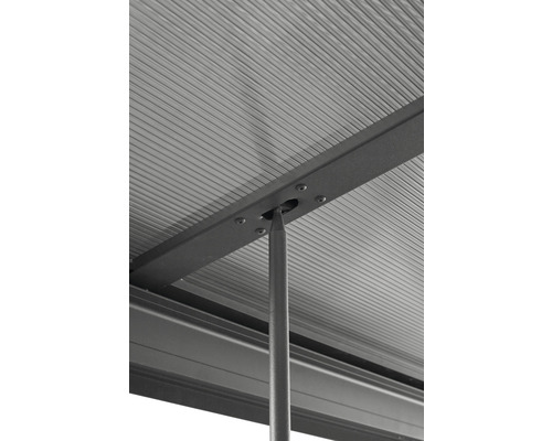 Detail terasového zastřešení s polykarbonátovými deskami