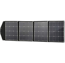 Skládací solární panel se čtyřmi prvky pro mobilní napájení.