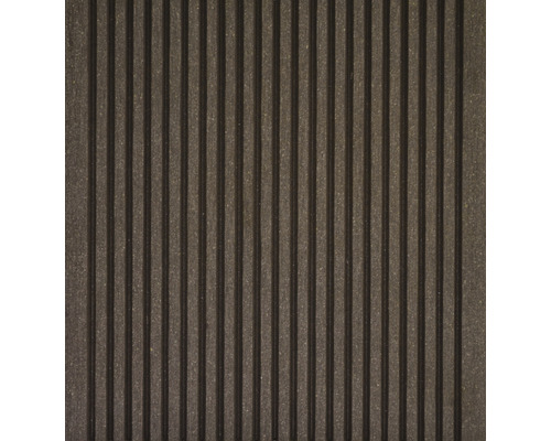 Terasa z plastu s vroubkovaným povrchem