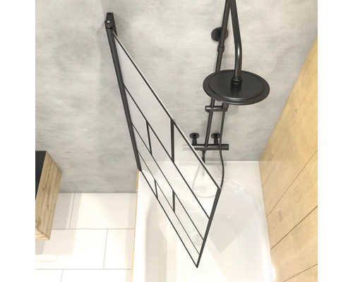 Koupelna s vanovou zástěnou a sprchovou baterií