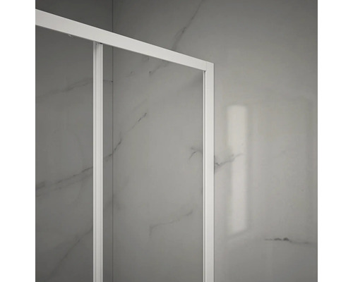 Detail sprchového koutu s rámem