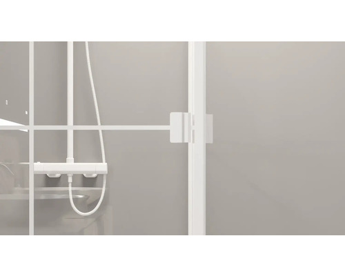 Detailní pohled na sprchový kout se sprchovou armaturou