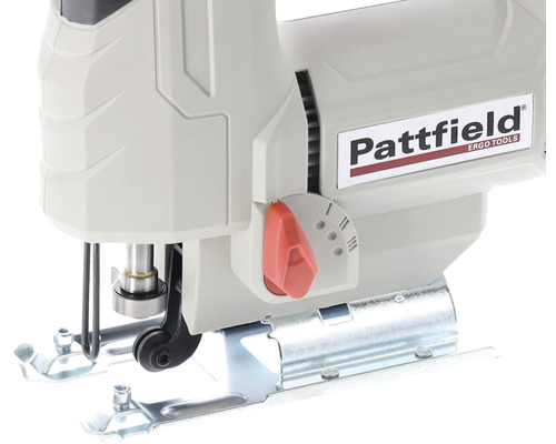 Detailní záběr přímočaré pily od společnosti Pattfield Ergo Tools.