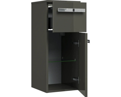 Vysoká skříňka s otevřenými dvířky a jednou skleněnou policí