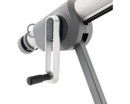 Detailní pohled na klikový mechanismus slunečníku s logem Doppler