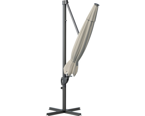 Zavřený slunečník na stojanu