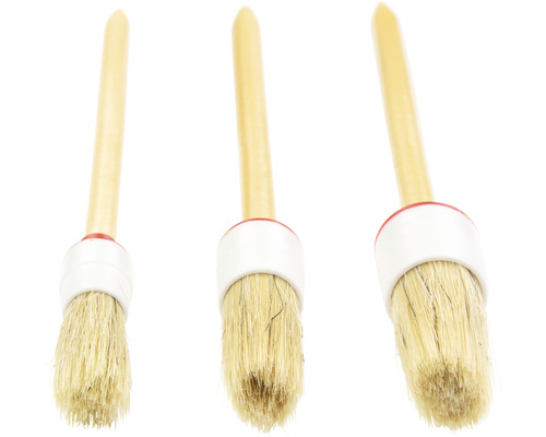 Tři kulaté štětce s dřevěnou rukojetí a štětinami