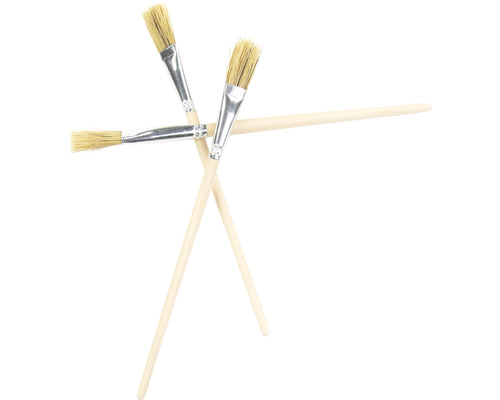 Tři štětce s dřevěnou rukojetí a štětinami