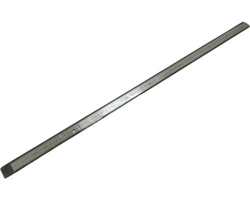 Kovová měřicí lať s centimetrovou stupnicí