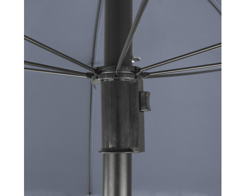 Detailní pohled na slunečník s posuvníkem pro snadné ovládání