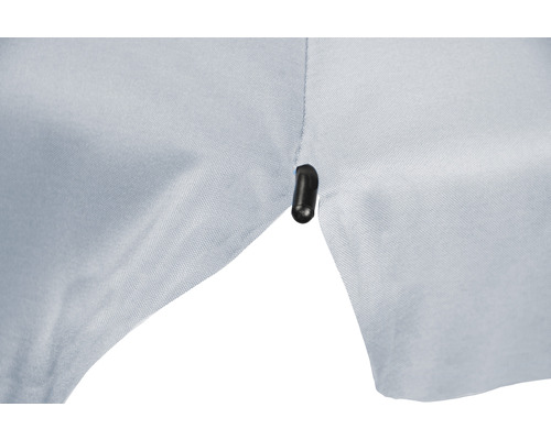 Detail košile s manžetovým knoflíčkem