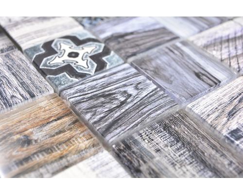 Mozaiková dlaždice s designem dřeva a květinovým vzorem