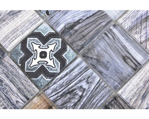 Mozaiková dlaždice s vzhledem dřeva a vzoru