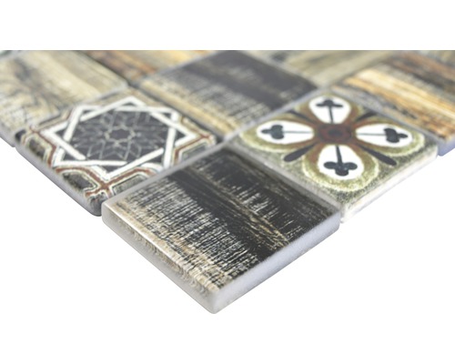 Mozaikové dlaždice s různými vzory