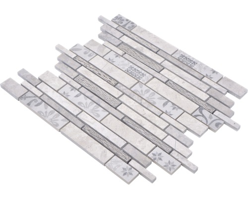 Mozaikové dlaždice s květinovými vzory a strukturou dřeva