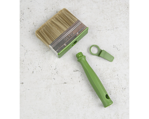 Plochý štětec s odnímatelnou rukojetí a svorkou