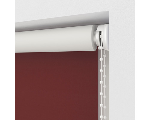 Detailní pohled na roletu s ovládáním pomocí řetízku
