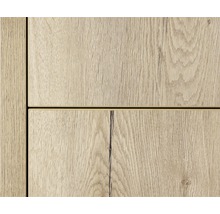 Detail kuchyňské skříňky s dřevěnou strukturou