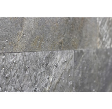 Detailní záběr obkladů z přírodního kamene pro dekoraci stěn