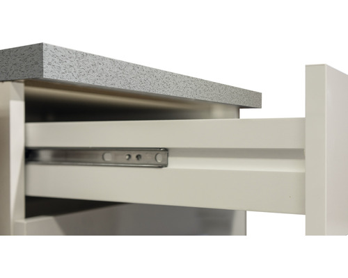 Výsuv zásuvky s vodicí lištou