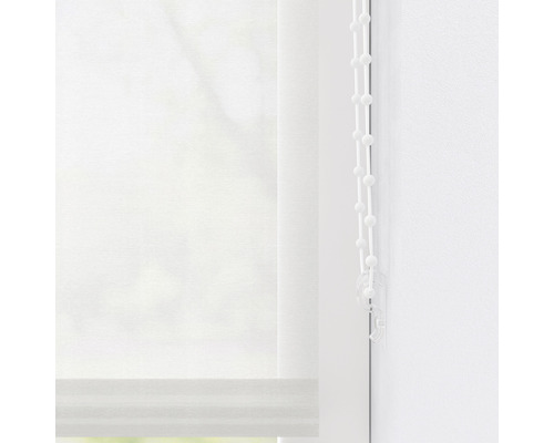 Roleta s ovládacím řetízkem na okno