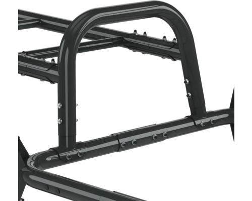 Detail kovového rámu se šroubovými spoji